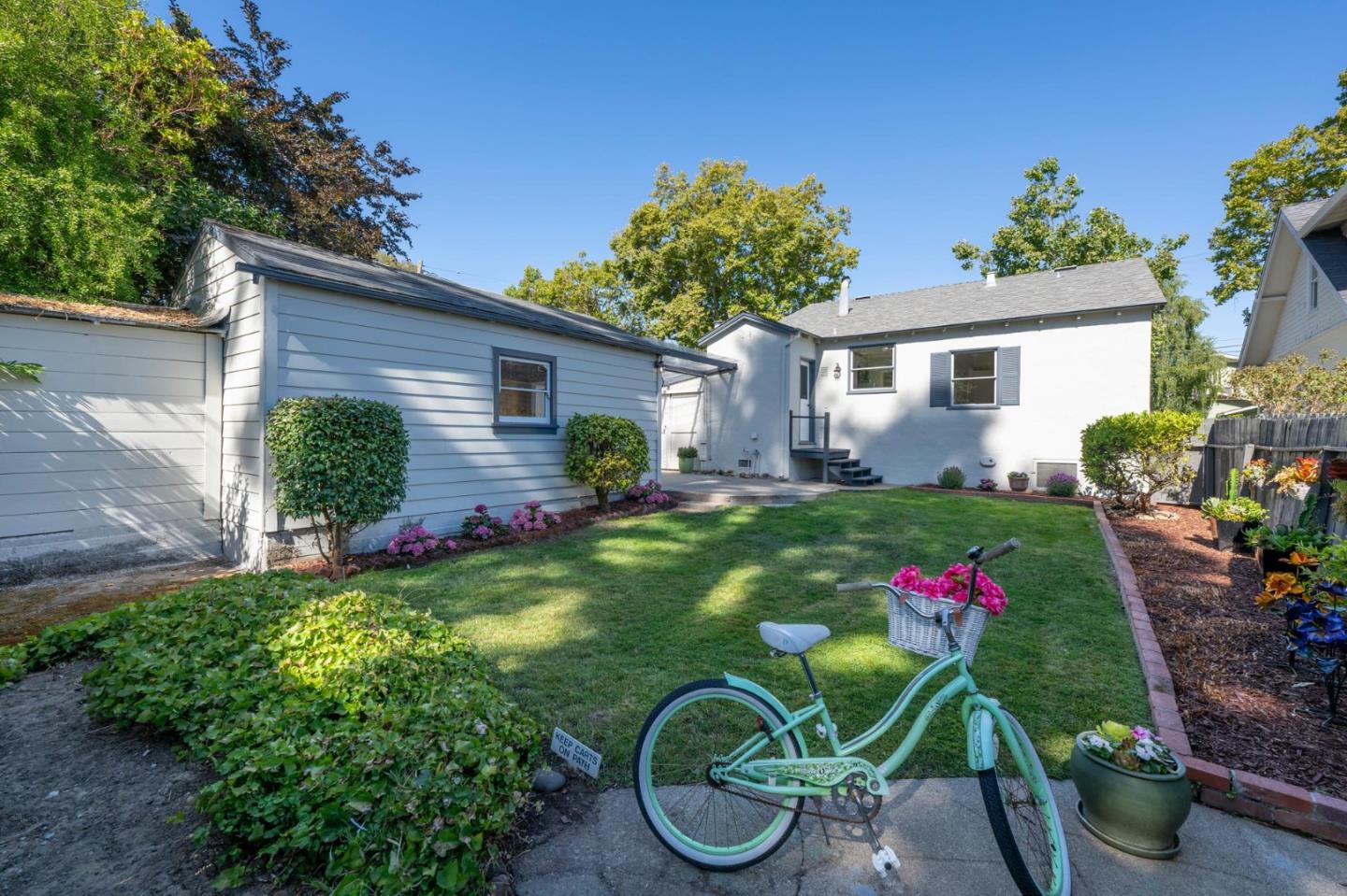 Detail Gallery Image 30 of 45 For 1411 Sanchez Ave, Burlingame,  CA 94010 - 2 Beds | 1 Baths