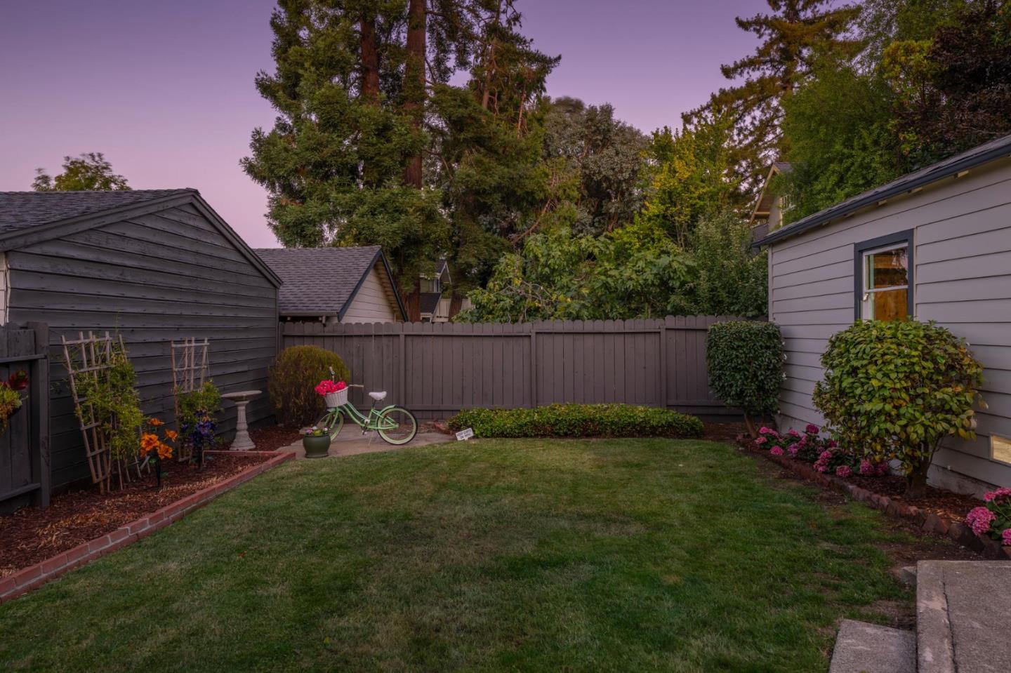 Detail Gallery Image 34 of 45 For 1411 Sanchez Ave, Burlingame,  CA 94010 - 2 Beds | 1 Baths