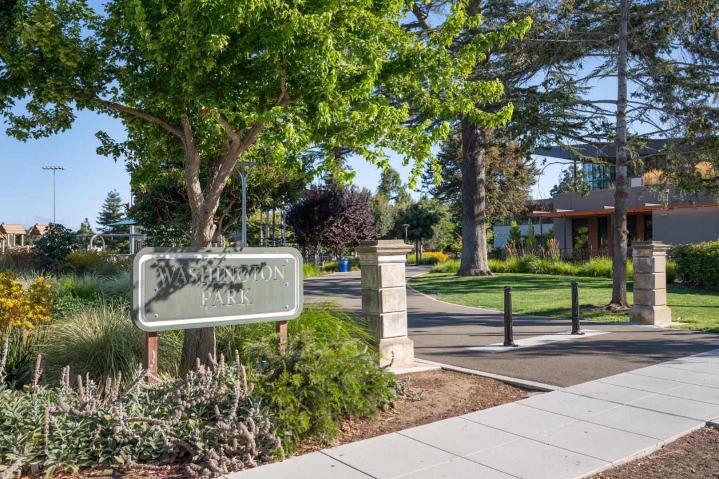 Detail Gallery Image 39 of 45 For 1411 Sanchez Ave, Burlingame,  CA 94010 - 2 Beds | 1 Baths