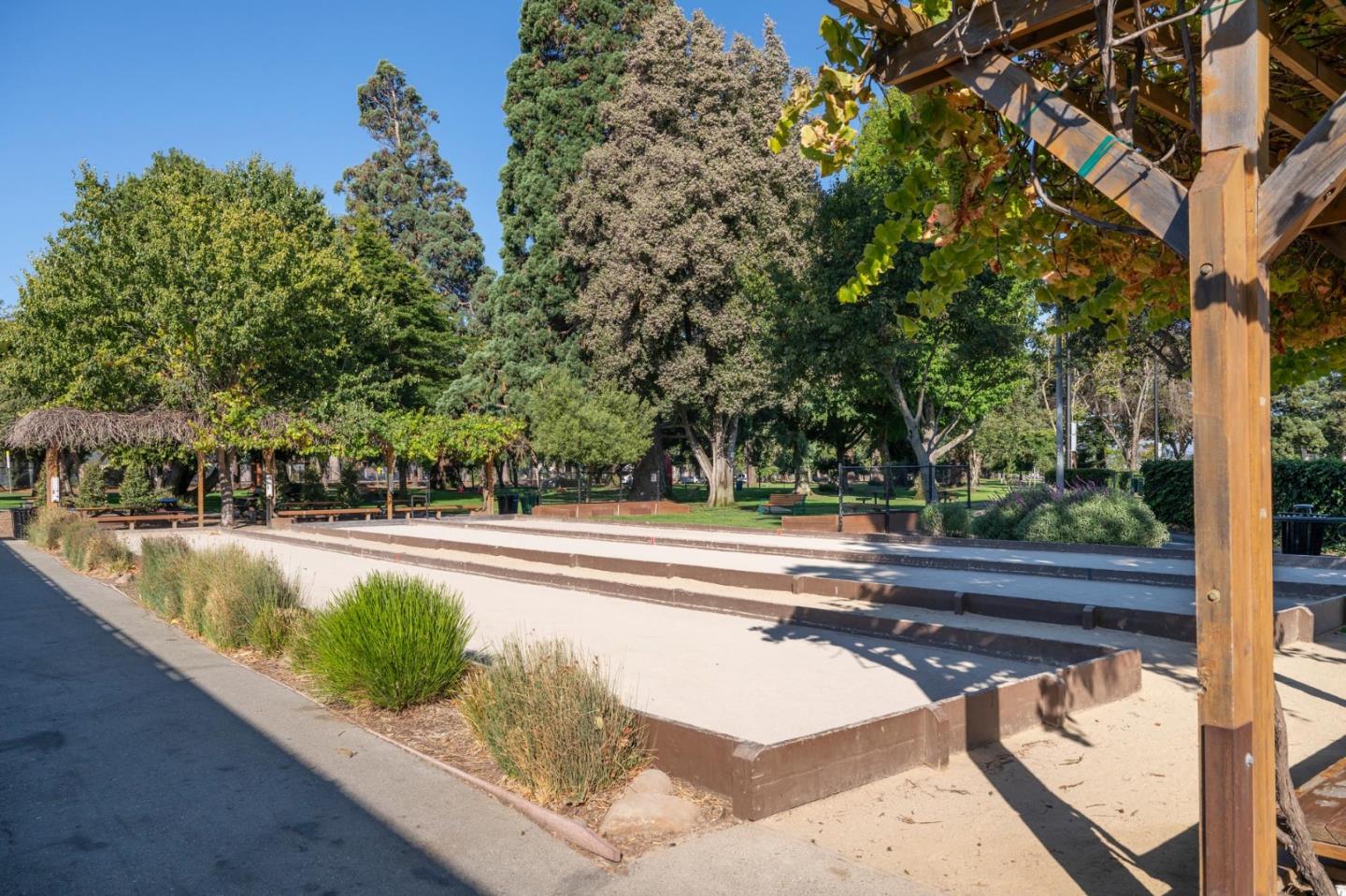Detail Gallery Image 42 of 45 For 1411 Sanchez Ave, Burlingame,  CA 94010 - 2 Beds | 1 Baths