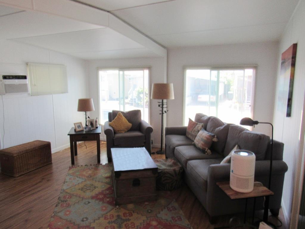 Detail Gallery Image 5 of 11 For 191 E El Camino Real #304,  Mountain View,  CA 94040 - 2 Beds | 1 Baths