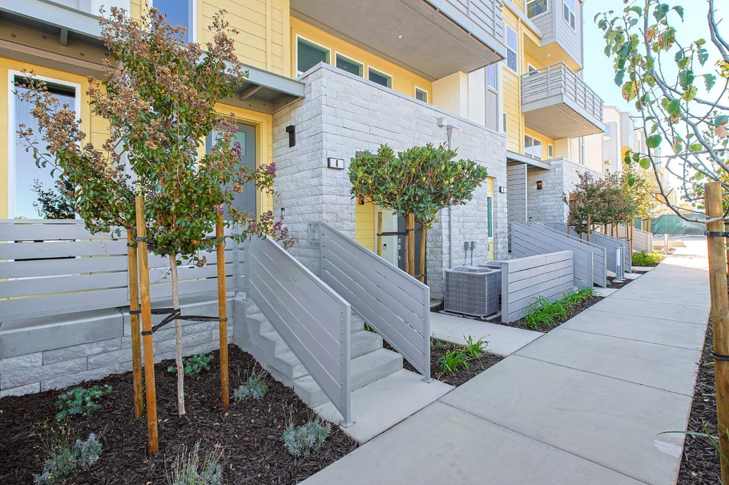 Detail Gallery Image 2 of 5 For 1303 Besra Ter #13,  Sunnyvale,  CA 94087 - 3 Beds | 2 Baths