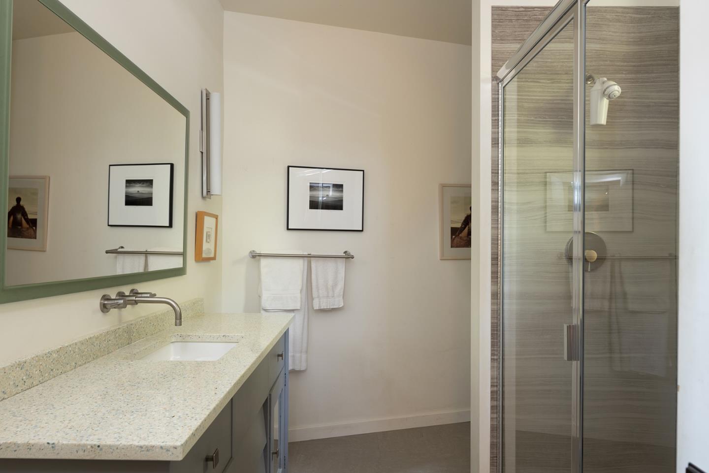 Detail Gallery Image 10 of 24 For 209 Crest Rd, Carmel,  CA 93923 - 3 Beds | 2/1 Baths