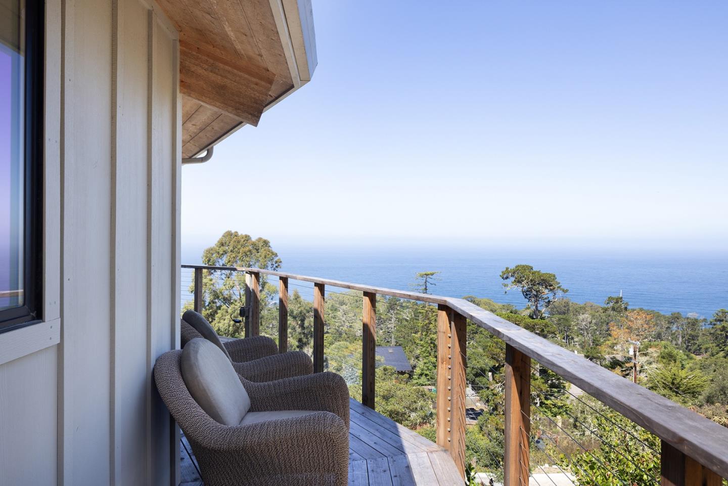 Detail Gallery Image 12 of 24 For 209 Crest Rd, Carmel,  CA 93923 - 3 Beds | 2/1 Baths