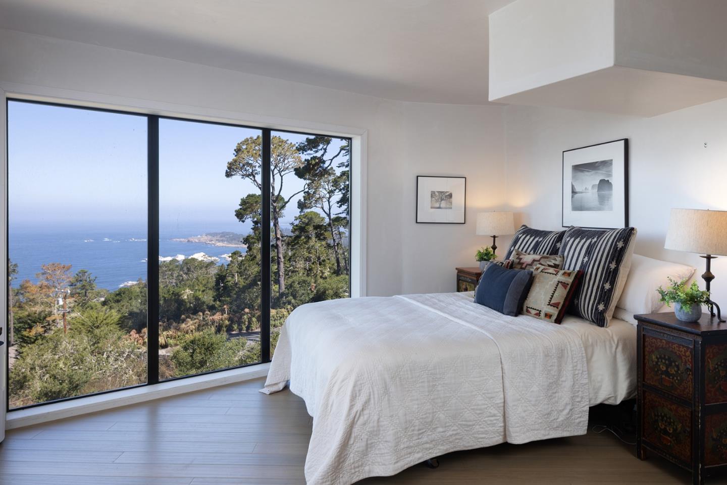 Detail Gallery Image 13 of 24 For 209 Crest Rd, Carmel,  CA 93923 - 3 Beds | 2/1 Baths