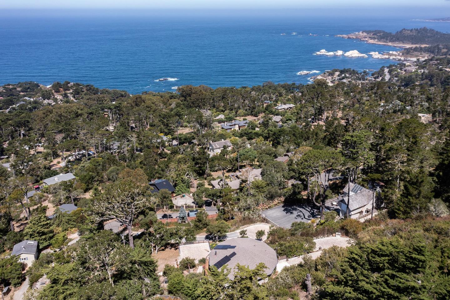 Detail Gallery Image 17 of 24 For 209 Crest Rd, Carmel,  CA 93923 - 3 Beds | 2/1 Baths
