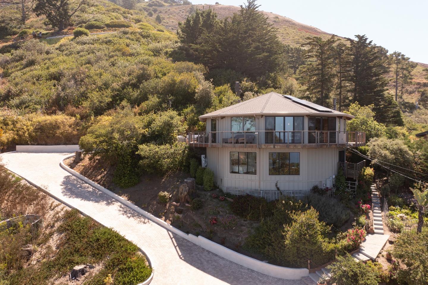 Detail Gallery Image 19 of 24 For 209 Crest Rd, Carmel,  CA 93923 - 3 Beds | 2/1 Baths
