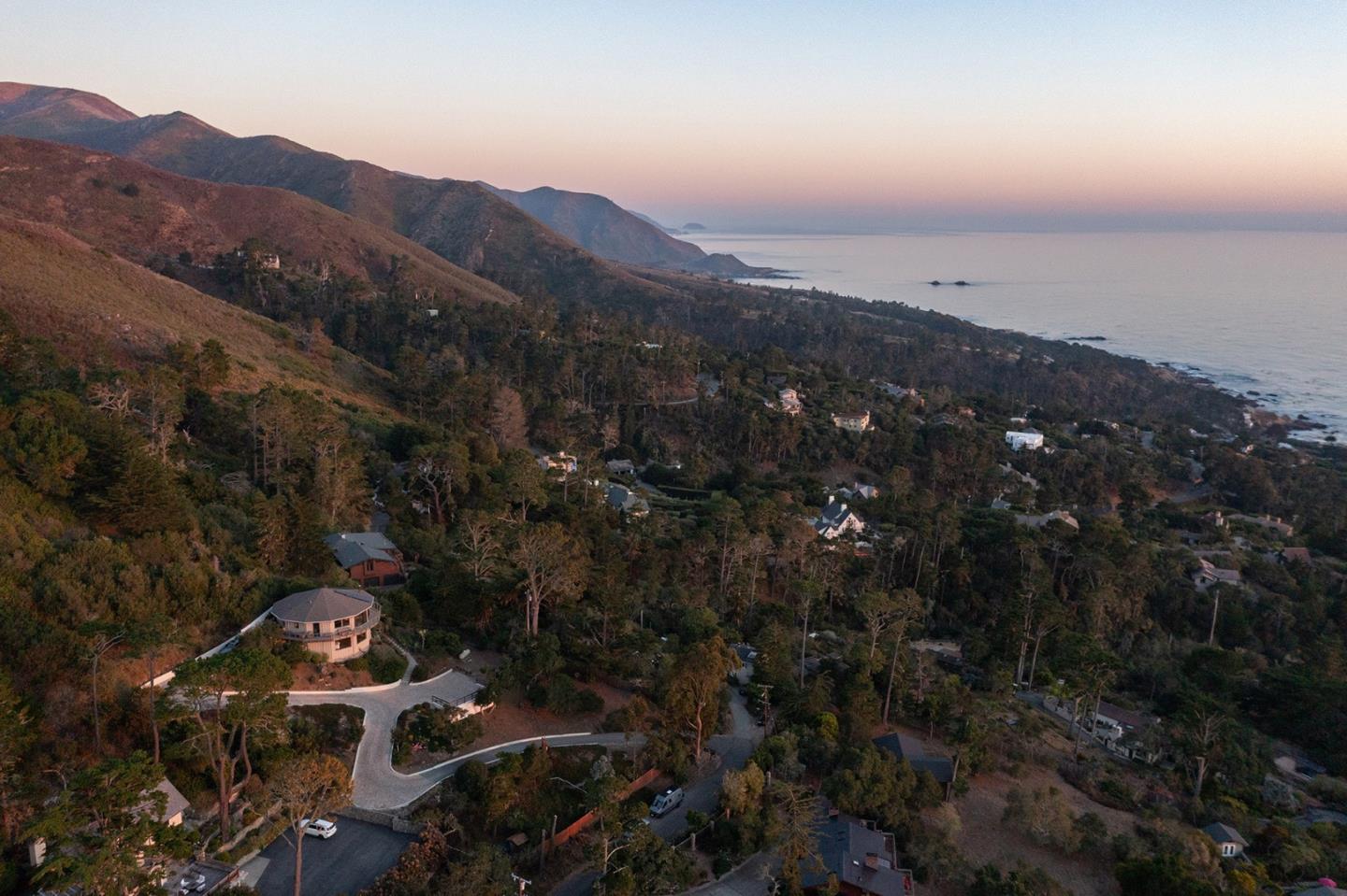 Detail Gallery Image 33 of 35 For 209 Crest Rd, Carmel,  CA 93923 - 3 Beds | 2/1 Baths