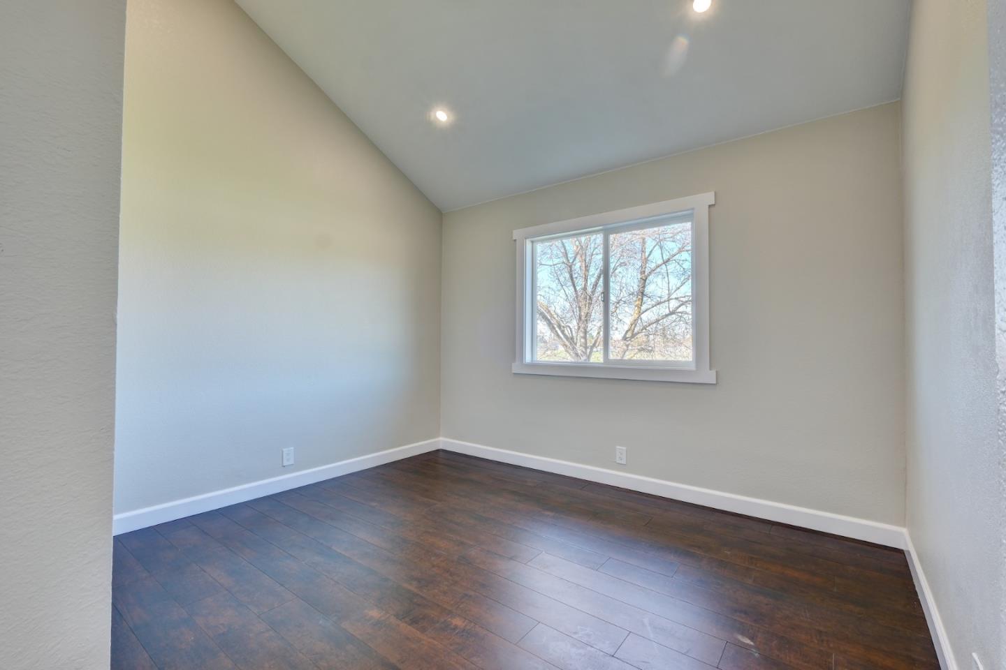 Detail Gallery Image 12 of 28 For 2195 Cunningham Ct, San Jose,  CA 95148 - 4 Beds | 3 Baths