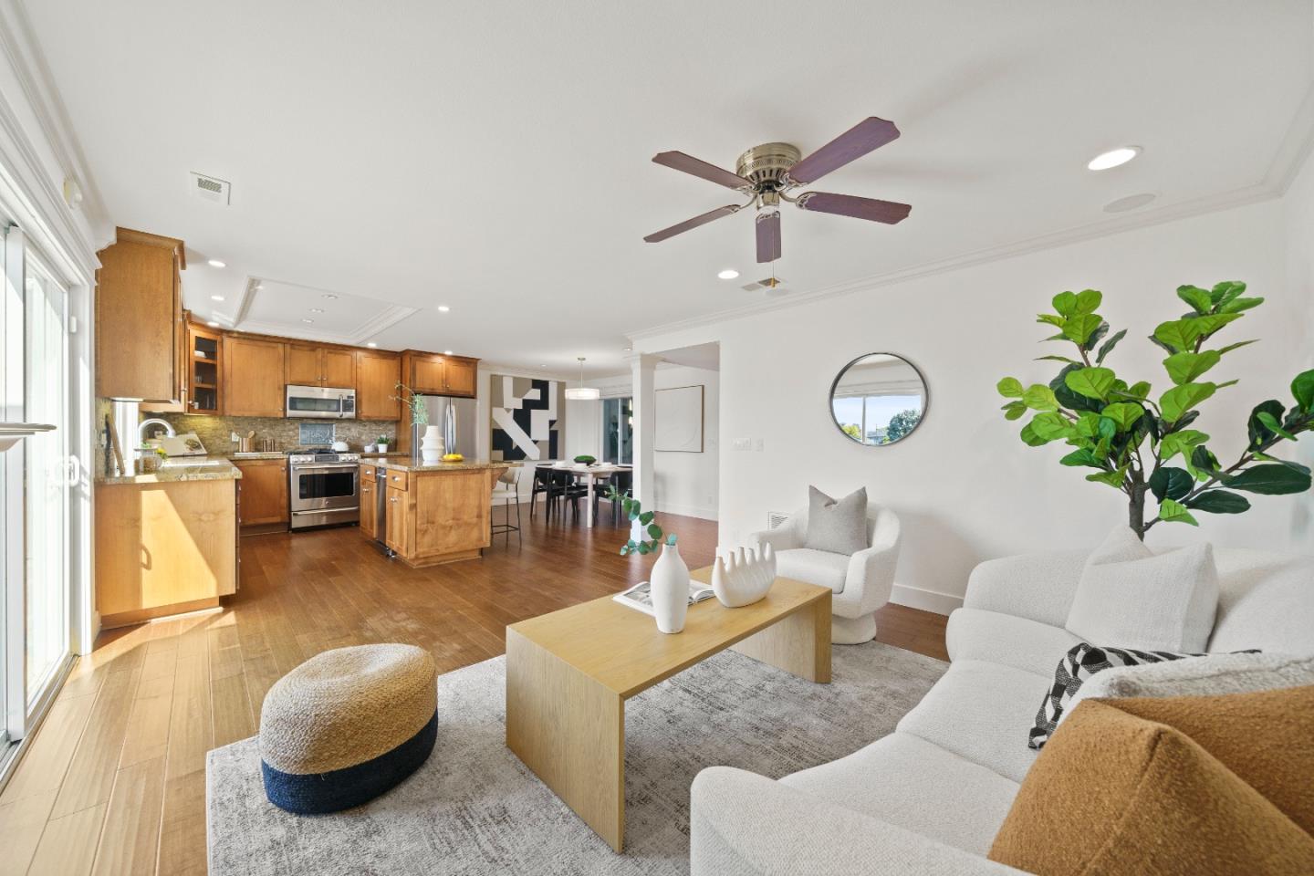 Detail Gallery Image 17 of 43 For 194 Beach Park Blvd, Foster City,  CA 94404 - 4 Beds | 2/1 Baths