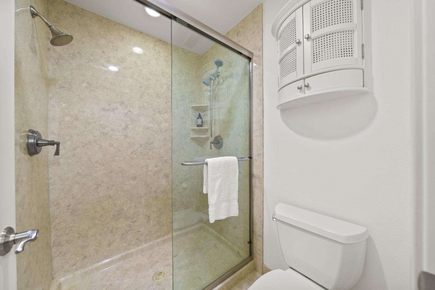 Detail Gallery Image 24 of 43 For 194 Beach Park Blvd, Foster City,  CA 94404 - 4 Beds | 2/1 Baths