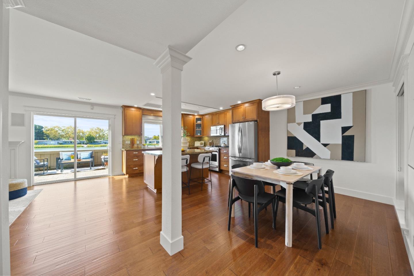 Detail Gallery Image 8 of 43 For 194 Beach Park Blvd, Foster City,  CA 94404 - 4 Beds | 2/1 Baths