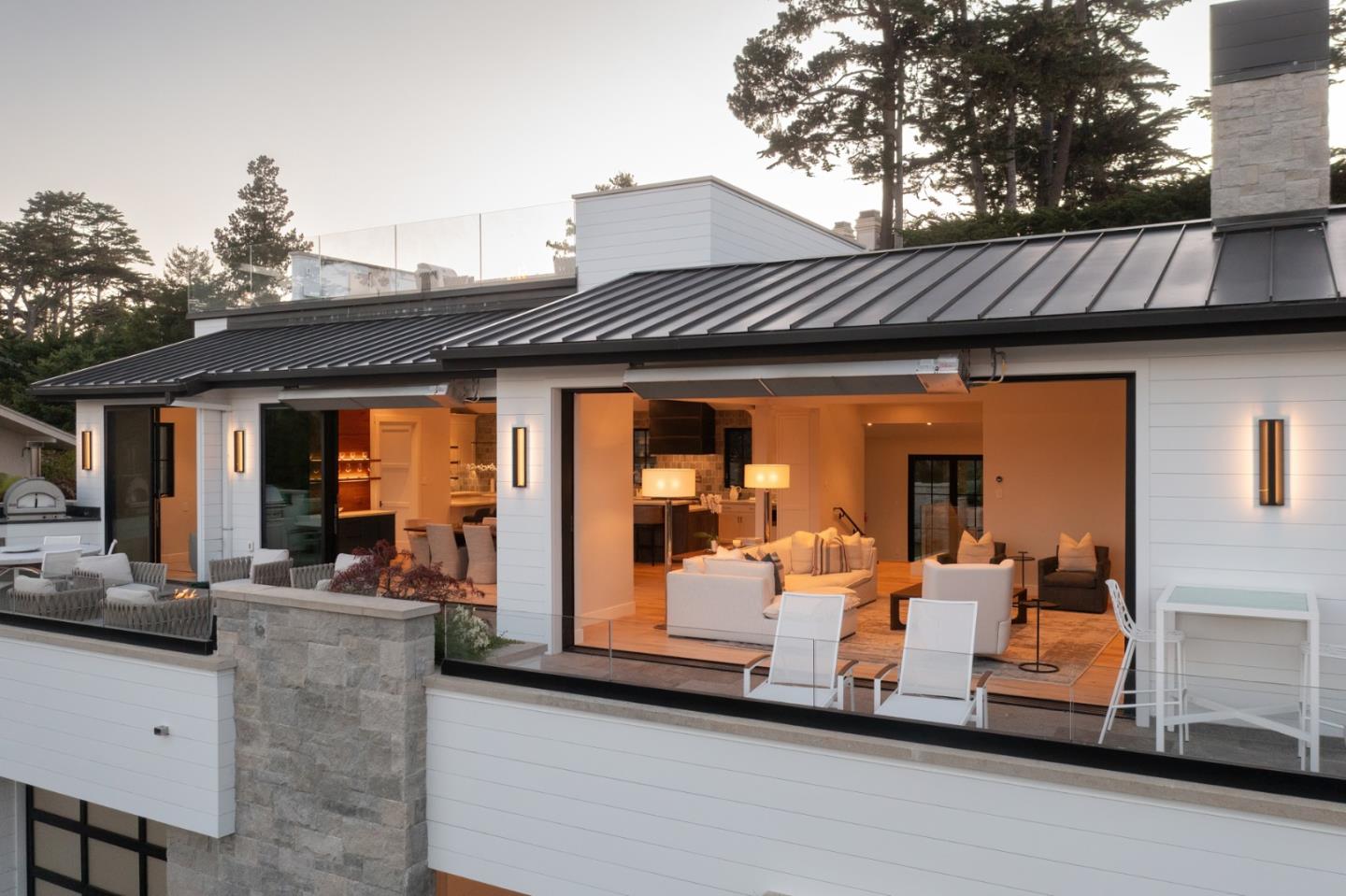 Detail Gallery Image 11 of 42 For 3301 17 Mile Dr #22,  Pebble Beach,  CA 93953 - 4 Beds | 5/2 Baths
