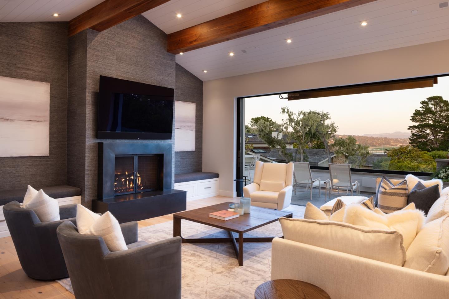 Detail Gallery Image 12 of 42 For 3301 17 Mile Dr #22,  Pebble Beach,  CA 93953 - 4 Beds | 5/2 Baths