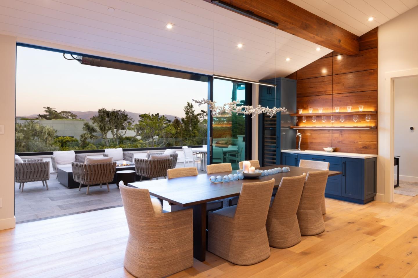 Detail Gallery Image 7 of 42 For 3301 17 Mile Dr #22,  Pebble Beach,  CA 93953 - 4 Beds | 5/2 Baths