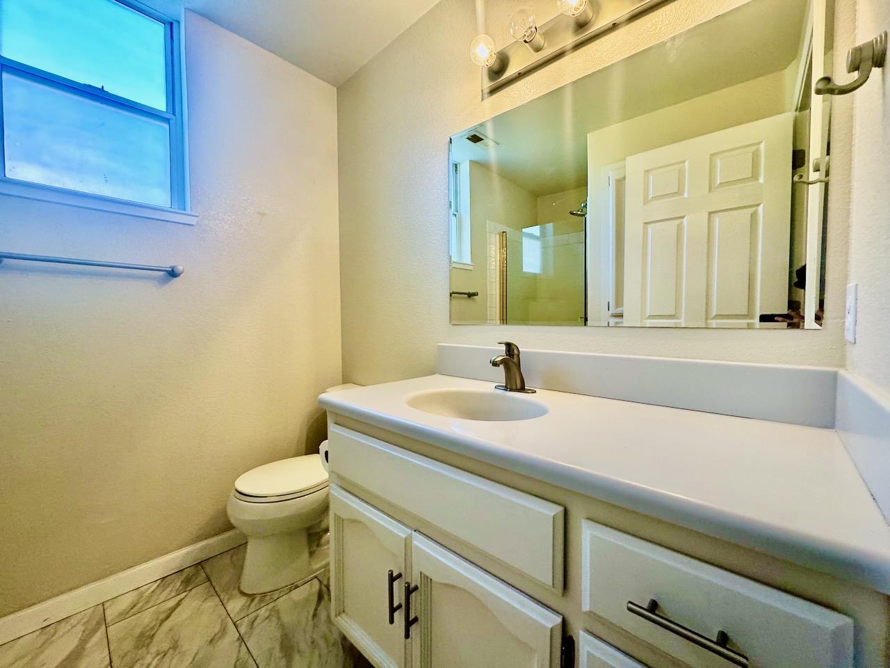 Detail Gallery Image 11 of 31 For 1333 Downieville Dr, El Dorado Hills,  CA 95762 - 4 Beds | 3 Baths