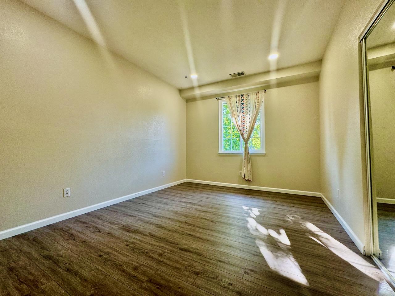 Detail Gallery Image 16 of 31 For 1333 Downieville Dr, El Dorado Hills,  CA 95762 - 4 Beds | 3 Baths