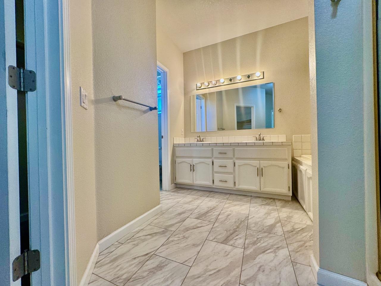 Detail Gallery Image 22 of 31 For 1333 Downieville Dr, El Dorado Hills,  CA 95762 - 4 Beds | 3 Baths