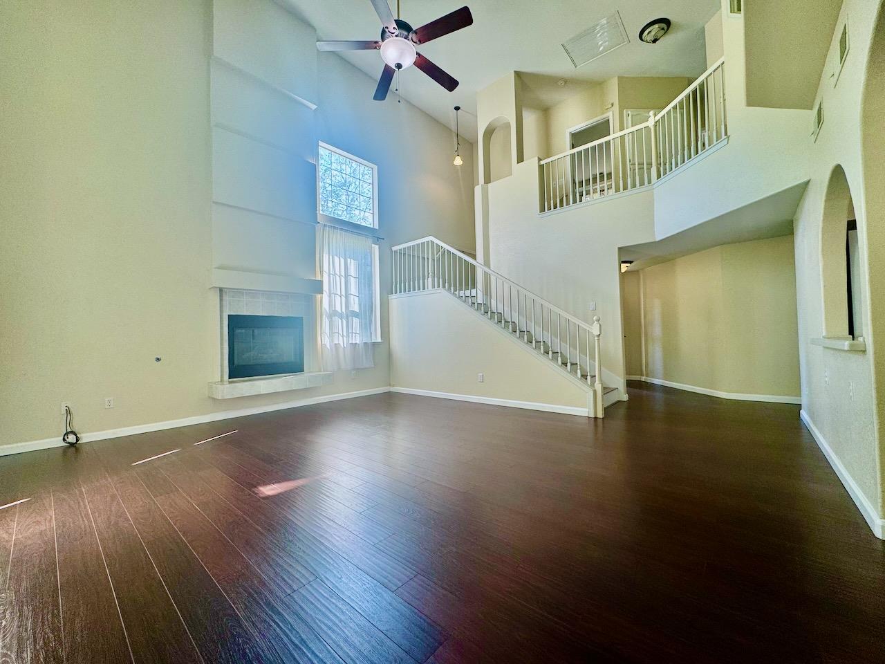 Detail Gallery Image 5 of 31 For 1333 Downieville Dr, El Dorado Hills,  CA 95762 - 4 Beds | 3 Baths