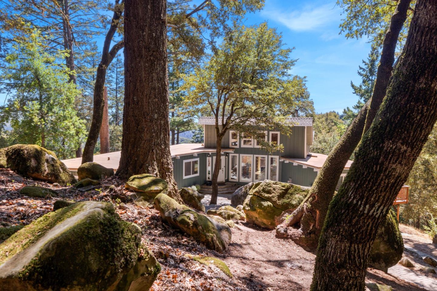 Detail Gallery Image 31 of 64 For 19156 Old Vineyard Rd, Los Gatos,  CA 95033 - 4 Beds | 3 Baths