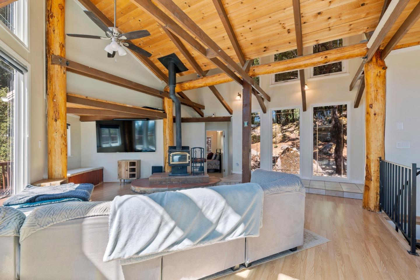 Detail Gallery Image 7 of 64 For 19156 Old Vineyard Rd, Los Gatos,  CA 95033 - 4 Beds | 3 Baths