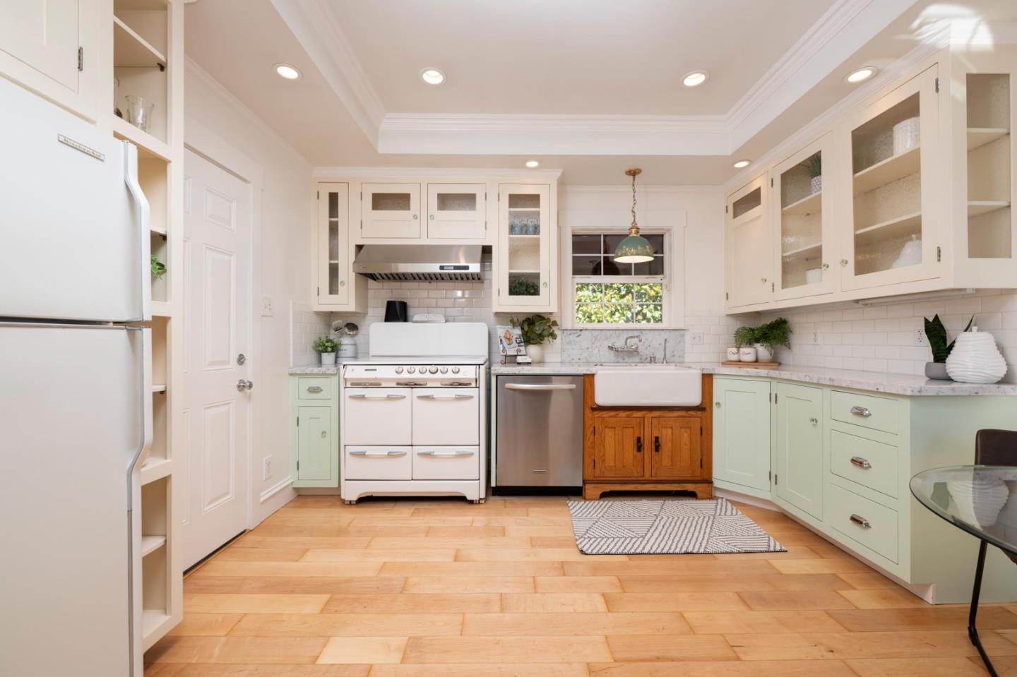 Detail Gallery Image 16 of 51 For 1131 Hawthorne Dr, San Mateo,  CA 94402 - 3 Beds | 1/1 Baths
