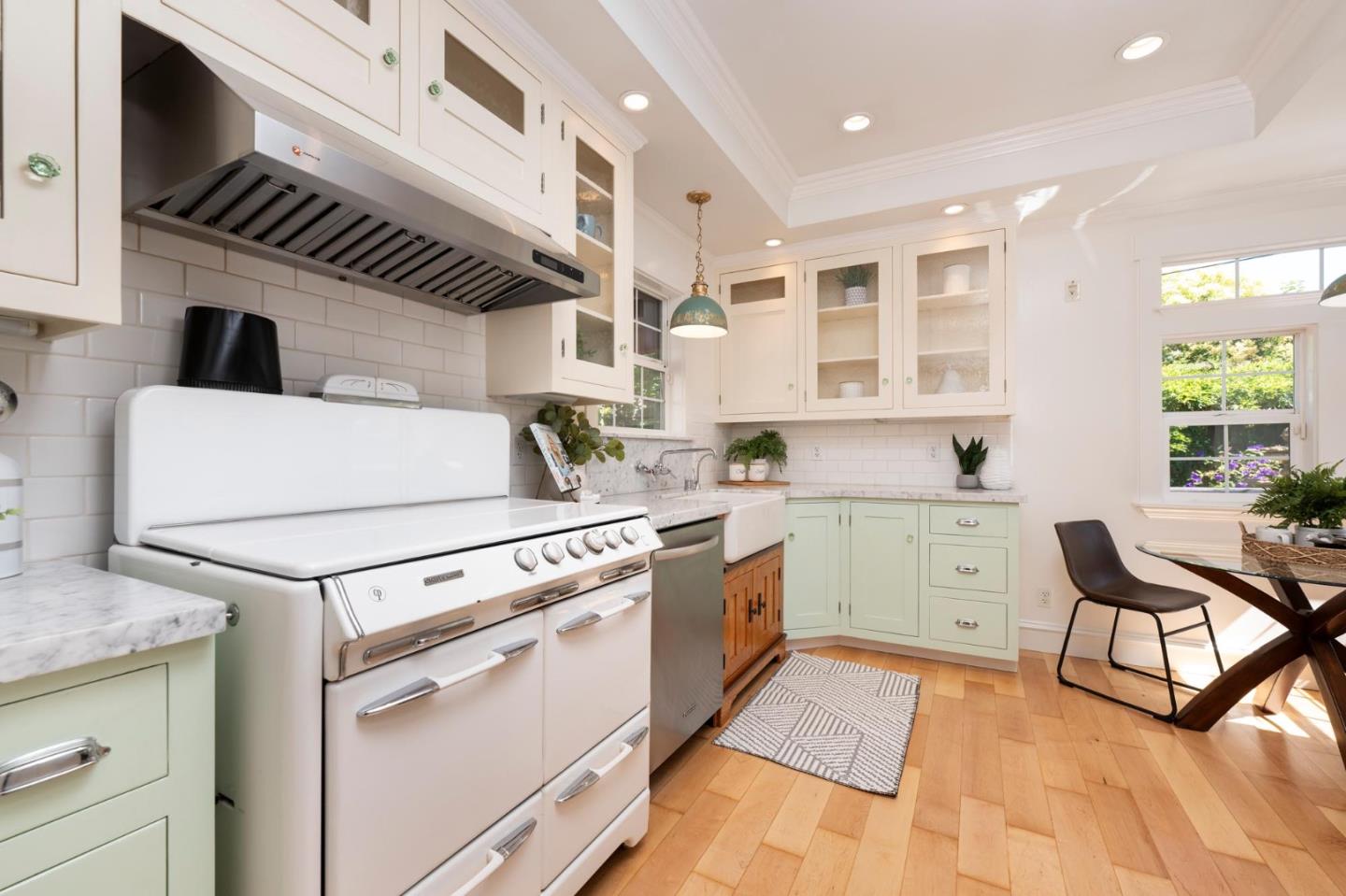 Detail Gallery Image 18 of 51 For 1131 Hawthorne Dr, San Mateo,  CA 94402 - 3 Beds | 1/1 Baths