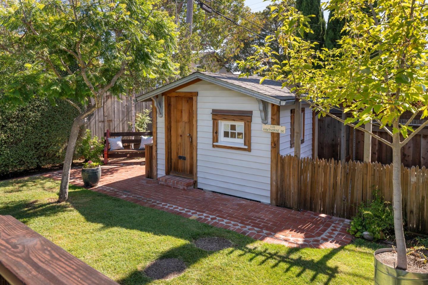 Detail Gallery Image 38 of 51 For 1131 Hawthorne Dr, San Mateo,  CA 94402 - 3 Beds | 1/1 Baths