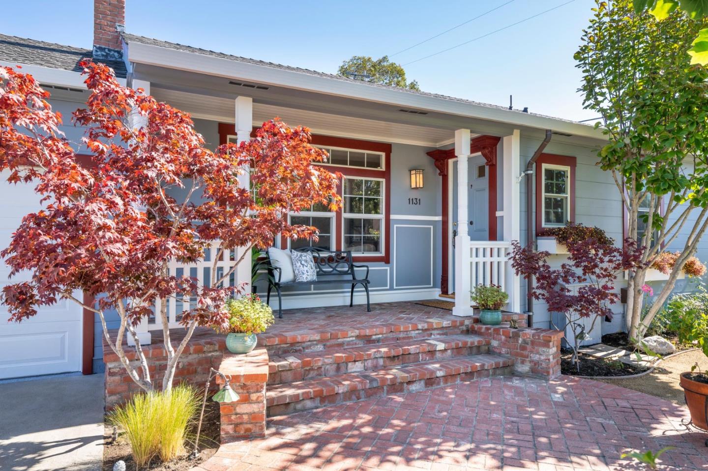 Detail Gallery Image 4 of 51 For 1131 Hawthorne Dr, San Mateo,  CA 94402 - 3 Beds | 1/1 Baths