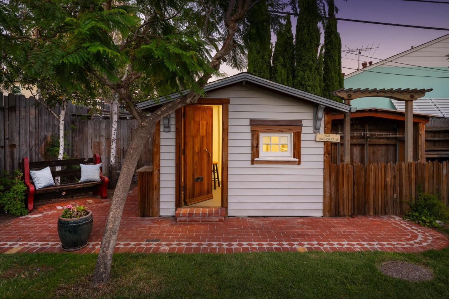 Detail Gallery Image 50 of 51 For 1131 Hawthorne Dr, San Mateo,  CA 94402 - 3 Beds | 1/1 Baths