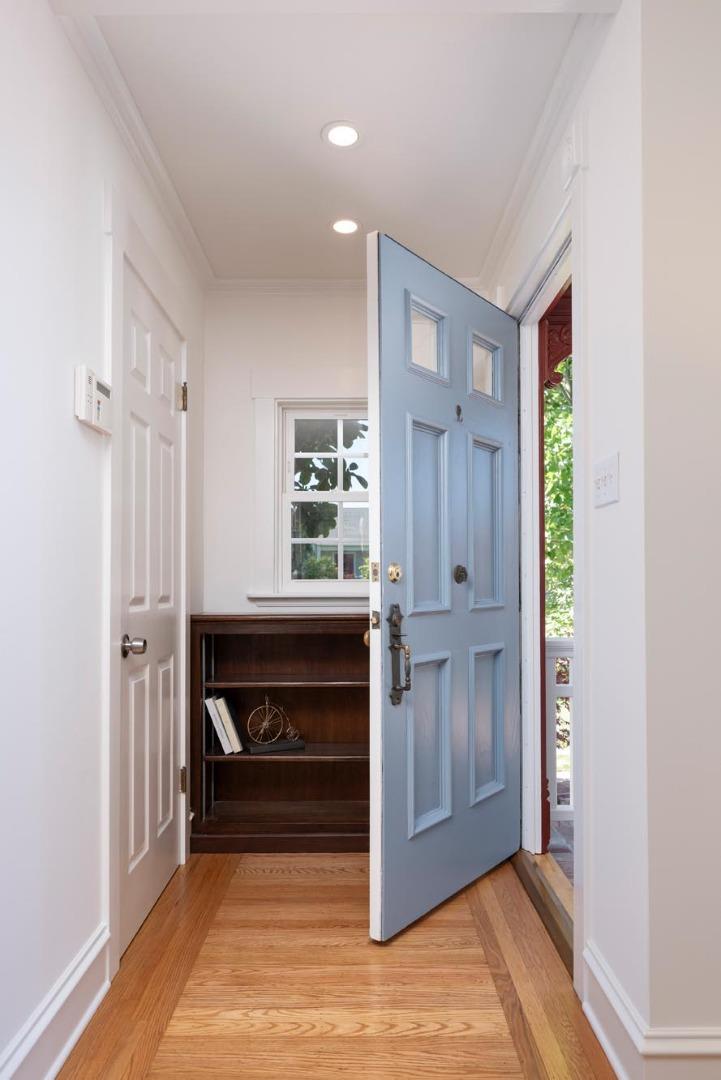 Detail Gallery Image 8 of 51 For 1131 Hawthorne Dr, San Mateo,  CA 94402 - 3 Beds | 1/1 Baths