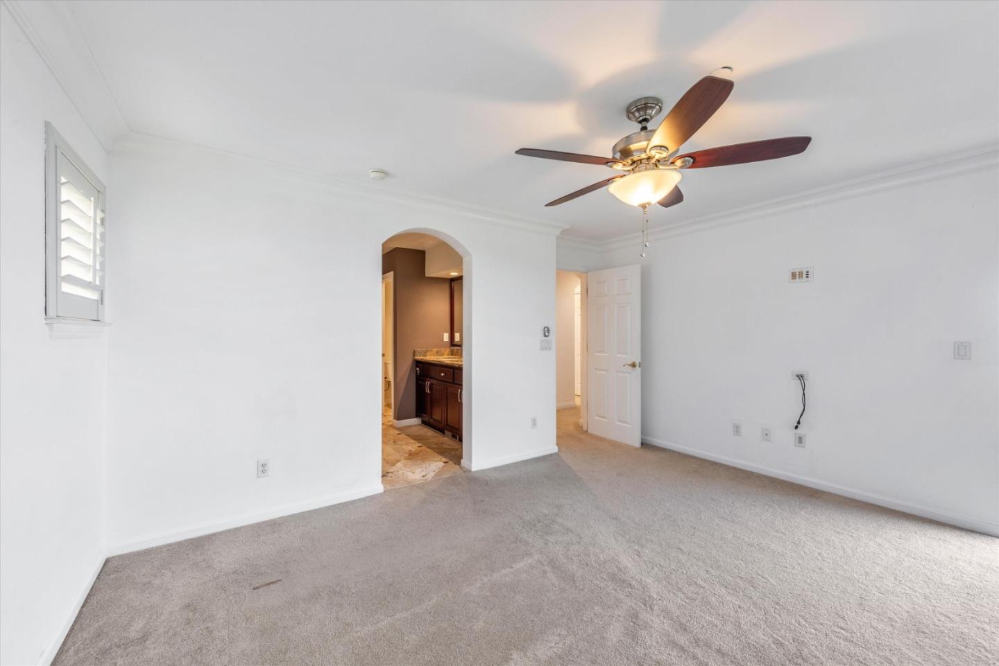 Detail Gallery Image 19 of 31 For 8215 Skyline Cir, Oakland,  CA 94605 - 3 Beds | 2/1 Baths