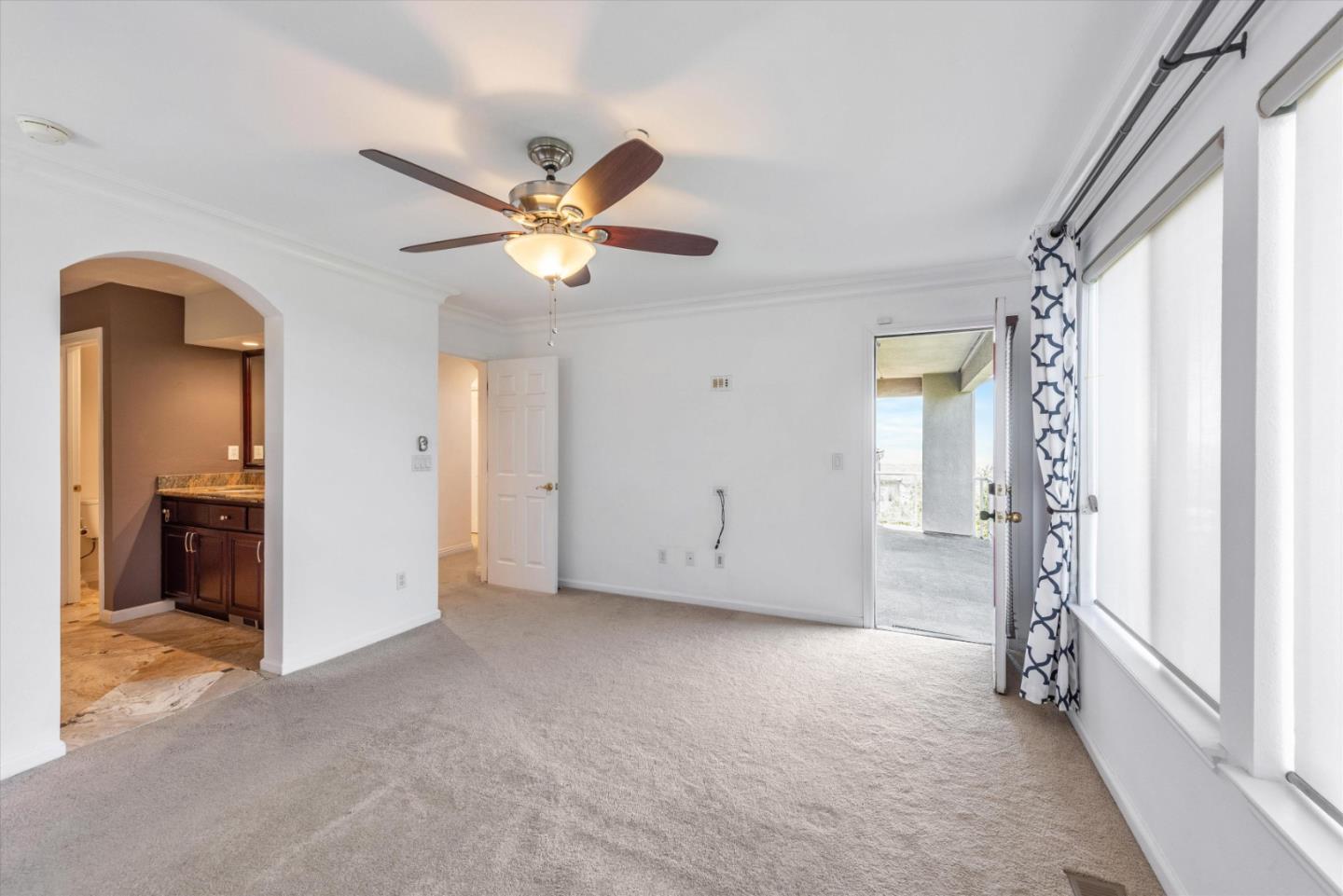 Detail Gallery Image 20 of 31 For 8215 Skyline Cir, Oakland,  CA 94605 - 3 Beds | 2/1 Baths