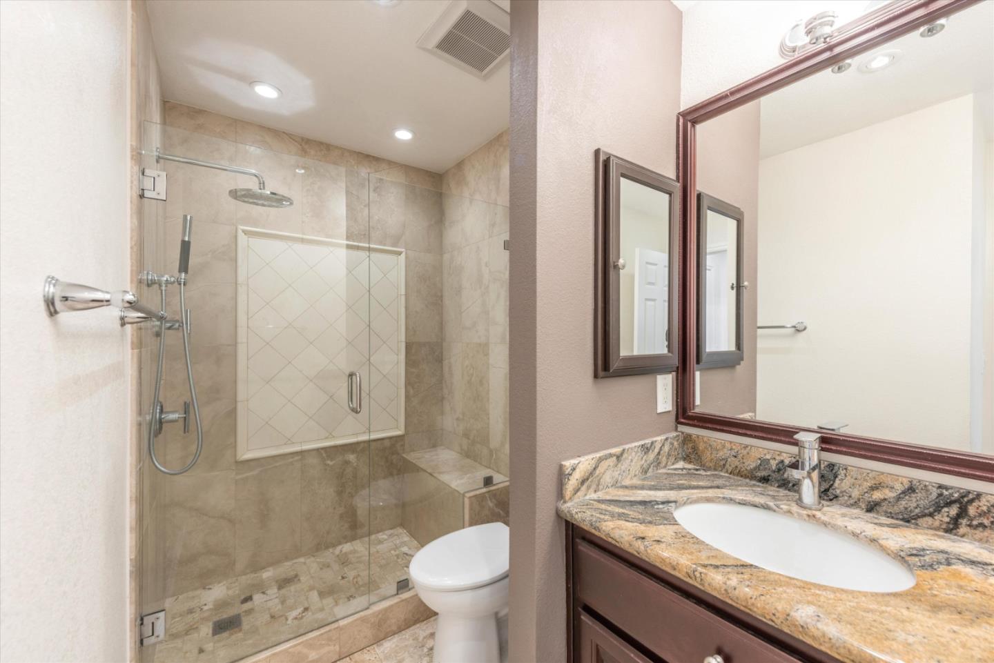 Detail Gallery Image 24 of 31 For 8215 Skyline Cir, Oakland,  CA 94605 - 3 Beds | 2/1 Baths
