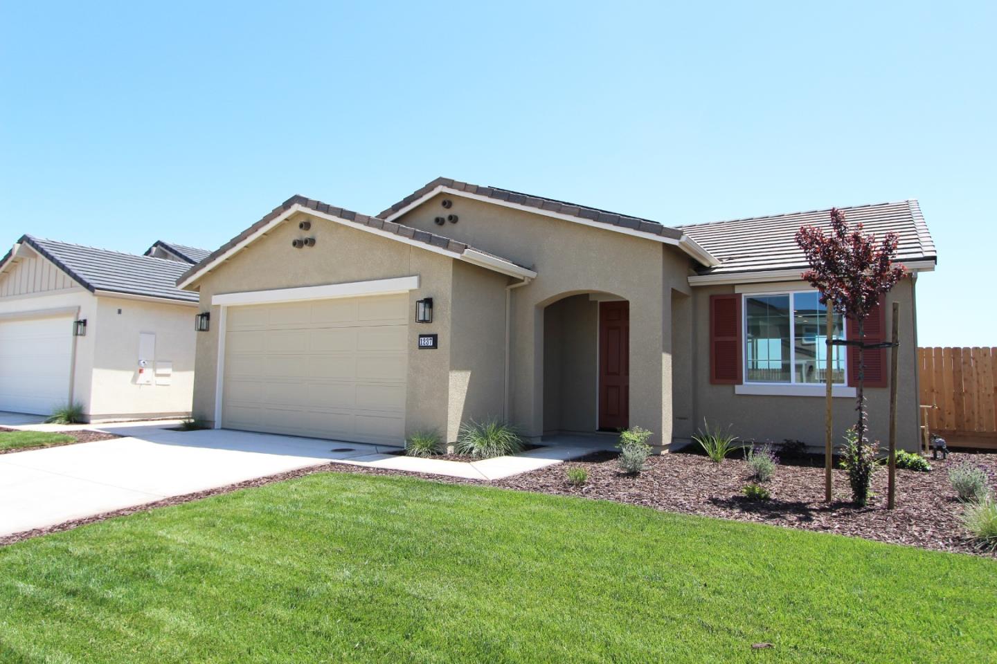Detail Gallery Image 1 of 10 For 1237 Gypsum Dr #2-26,  Los Banos,  CA 93635 - 3 Beds | 2 Baths