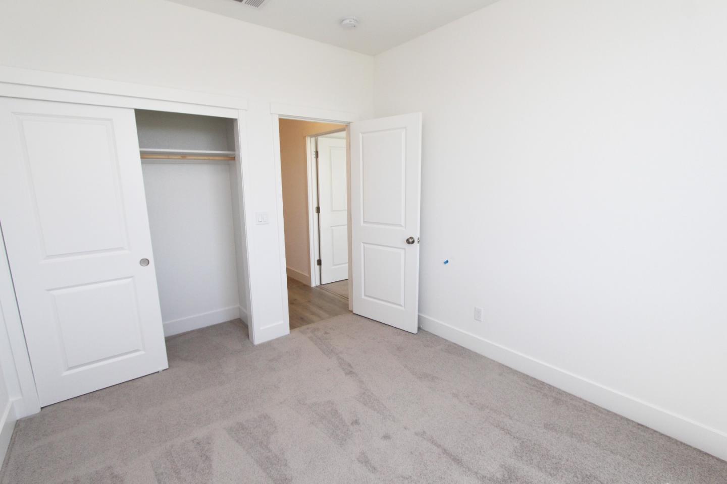 Detail Gallery Image 5 of 10 For 1237 Gypsum Dr #2-26,  Los Banos,  CA 93635 - 3 Beds | 2 Baths