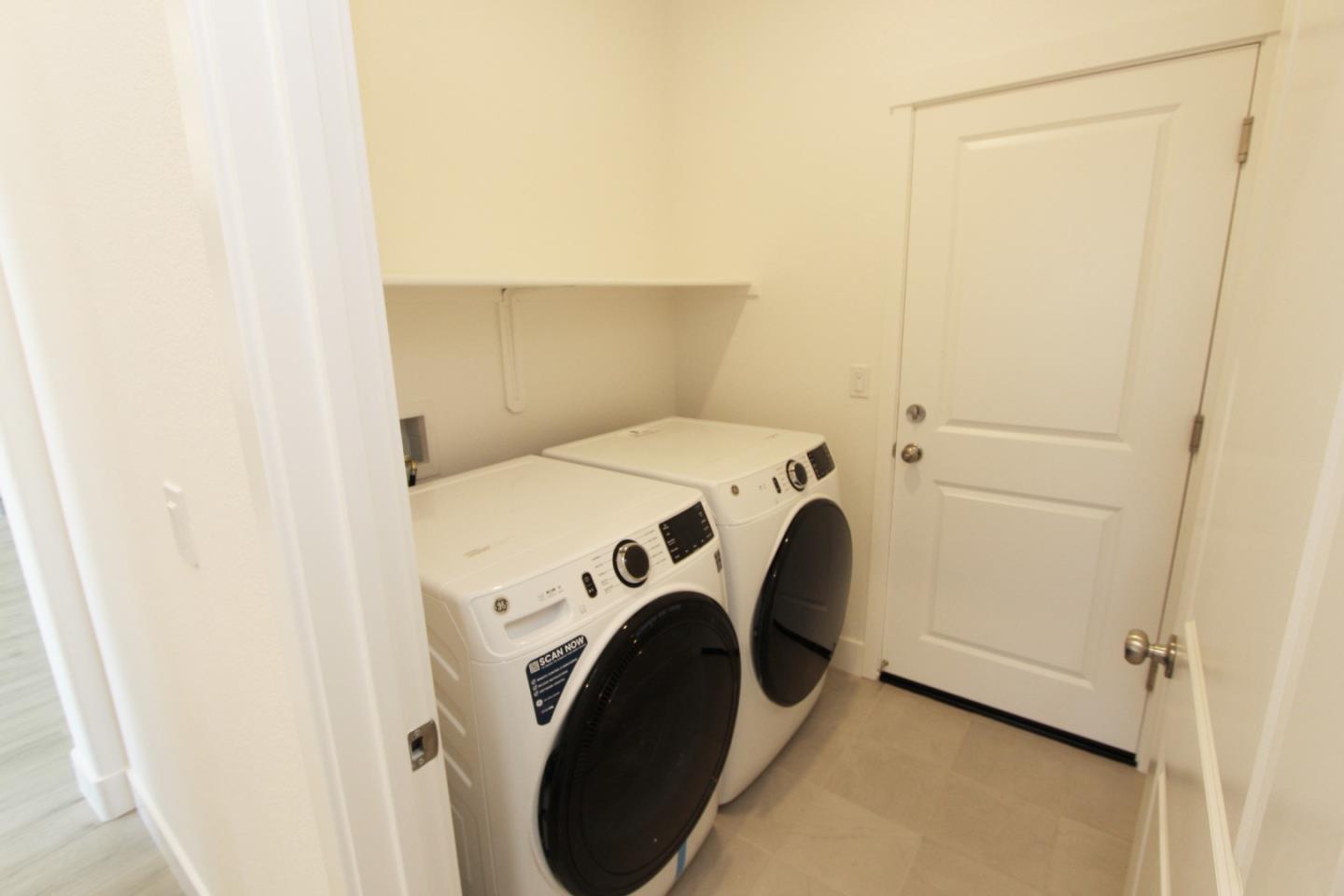 Detail Gallery Image 7 of 10 For 1237 Gypsum Dr #2-26,  Los Banos,  CA 93635 - 3 Beds | 2 Baths