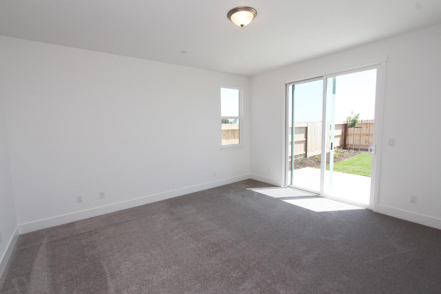 Detail Gallery Image 8 of 10 For 1237 Gypsum Dr #2-26,  Los Banos,  CA 93635 - 3 Beds | 2 Baths