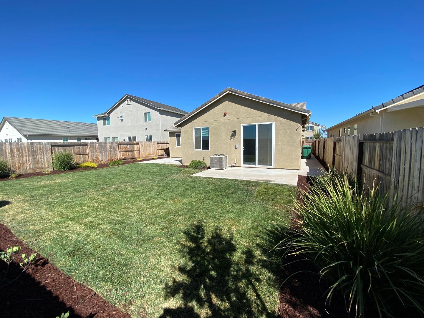 Detail Gallery Image 9 of 10 For 1237 Gypsum Dr #2-26,  Los Banos,  CA 93635 - 3 Beds | 2 Baths
