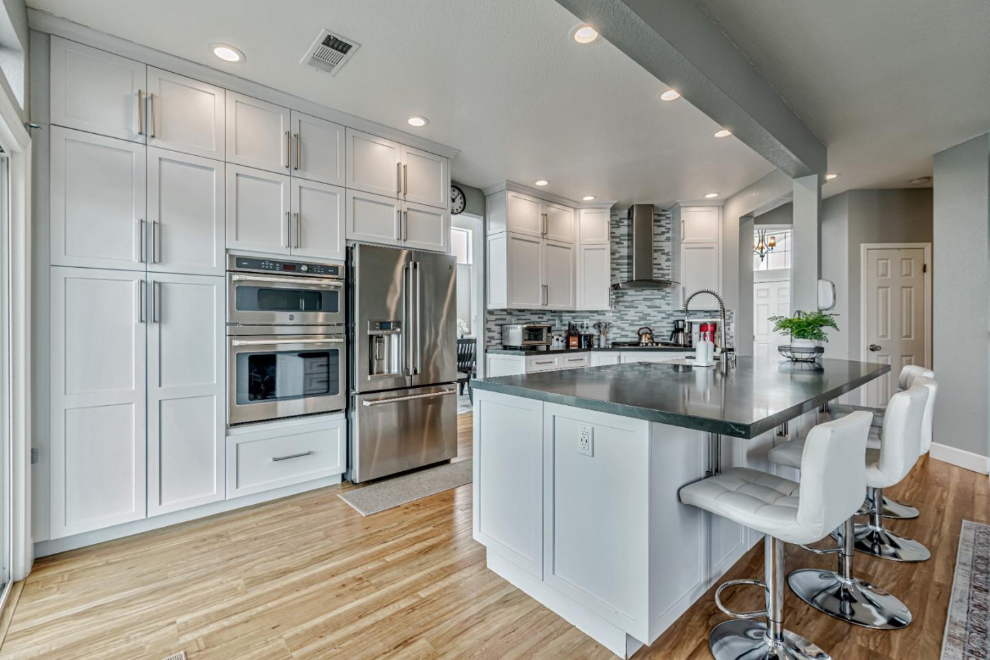 Detail Gallery Image 12 of 49 For 2072 Windward Pt, Discovery Bay,  CA 94505 - 4 Beds | 2/1 Baths