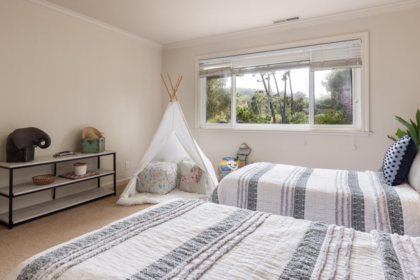 Detail Gallery Image 21 of 32 For 1158 Chaparral Rd, Pebble Beach,  CA 93953 - 5 Beds | 4 Baths