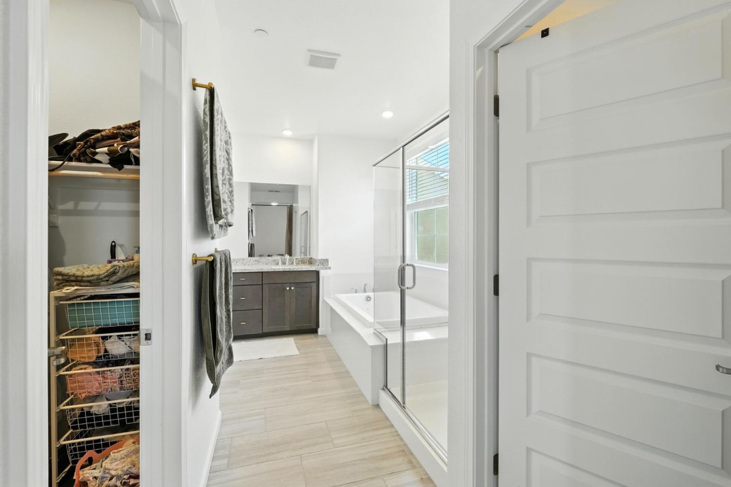 Detail Gallery Image 26 of 33 For 1371 Hadley Dr, Woodland,  CA 95776 - 4 Beds | 3 Baths