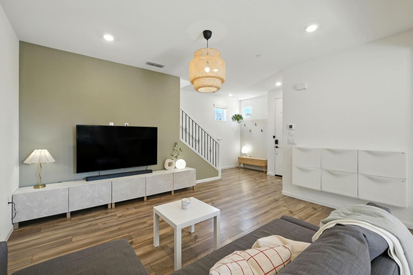 Detail Gallery Image 7 of 33 For 1371 Hadley Dr, Woodland,  CA 95776 - 4 Beds | 3 Baths