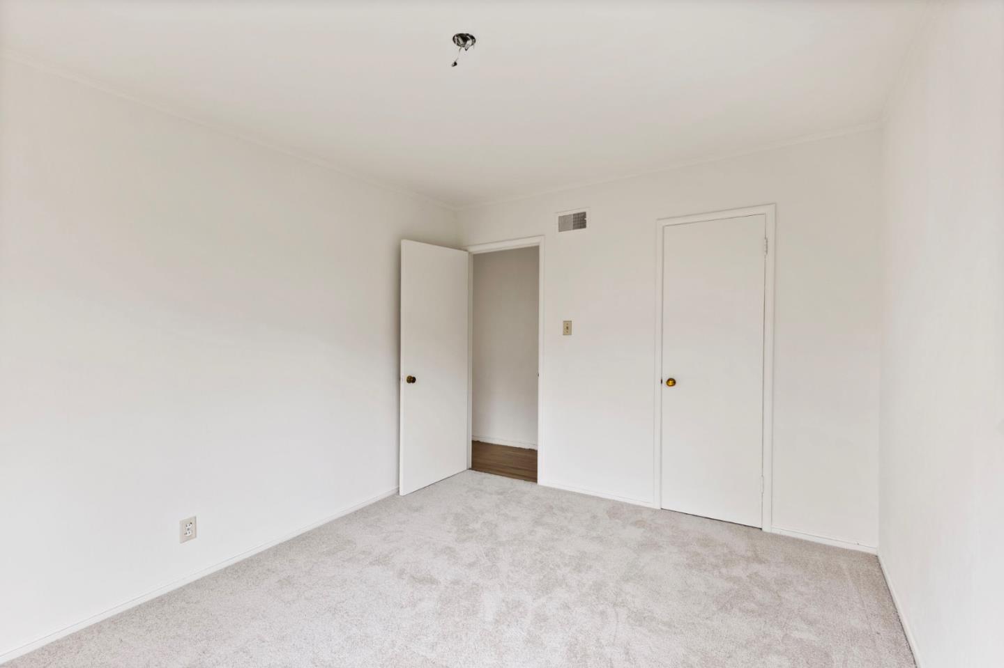 Detail Gallery Image 17 of 22 For 14 Wilshire Ct, Daly City,  CA 94015 - 3 Beds | 2/1 Baths