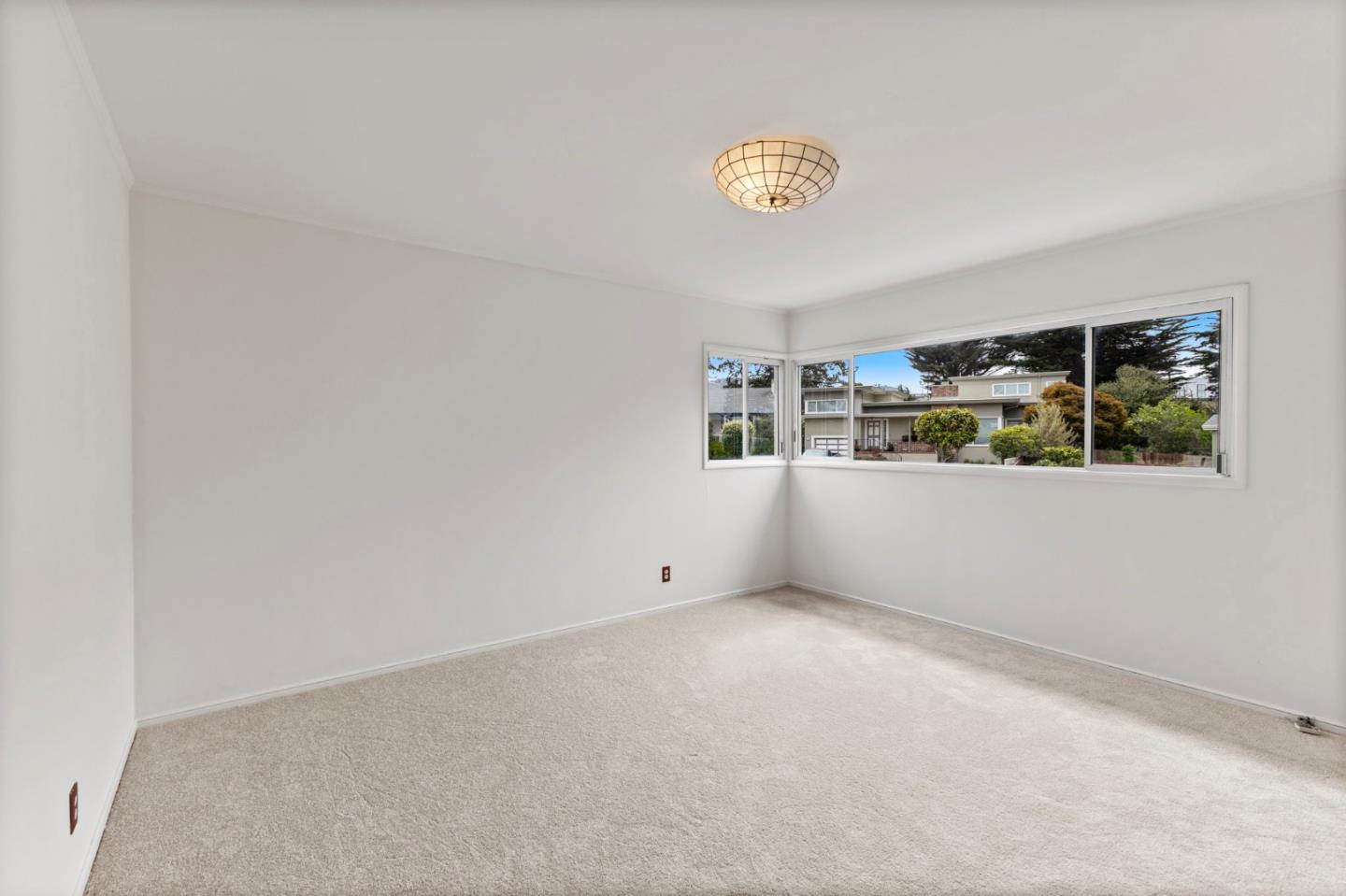 Detail Gallery Image 19 of 22 For 14 Wilshire Ct, Daly City,  CA 94015 - 3 Beds | 2/1 Baths