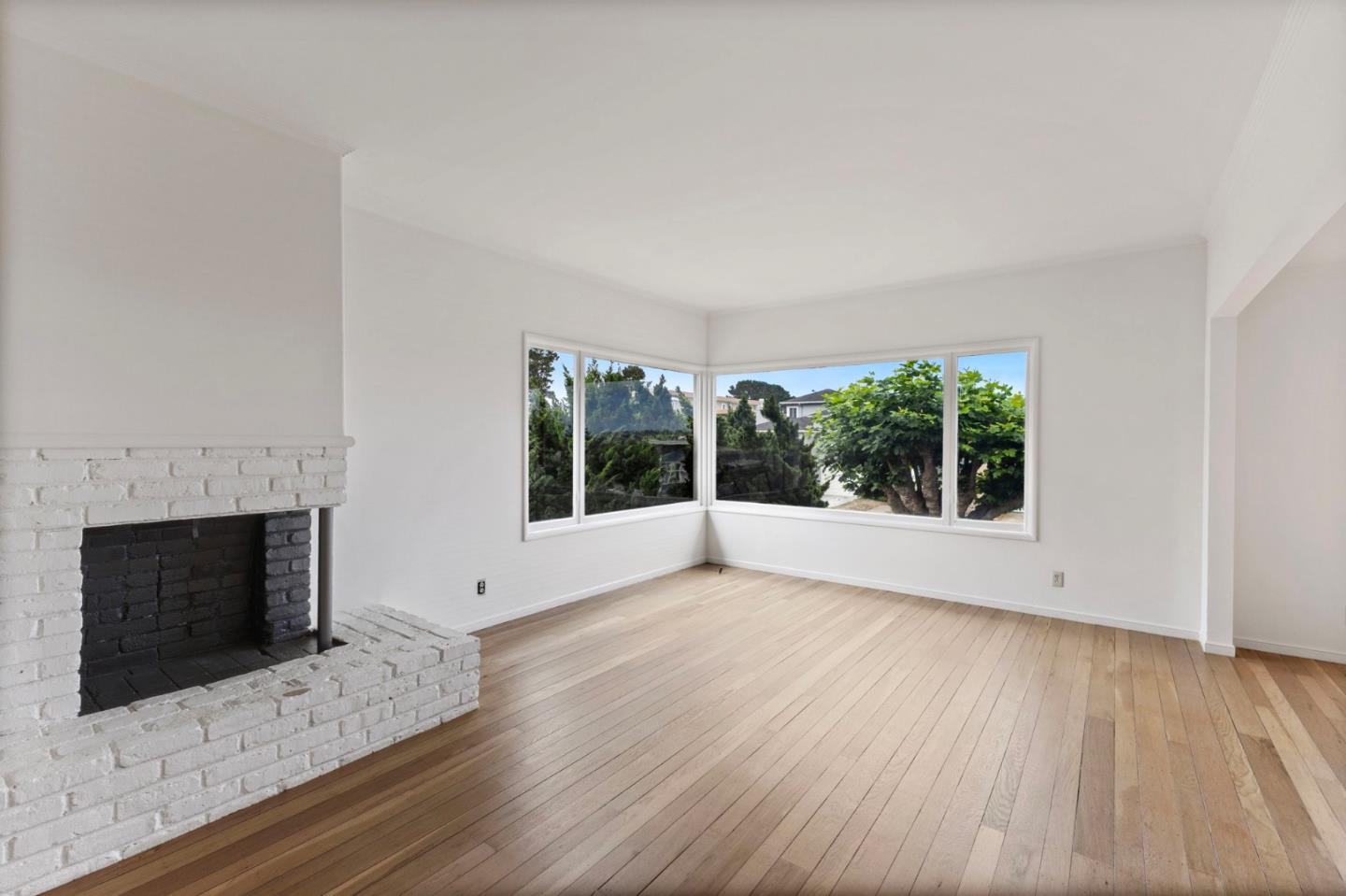 Detail Gallery Image 3 of 22 For 14 Wilshire Ct, Daly City,  CA 94015 - 3 Beds | 2/1 Baths