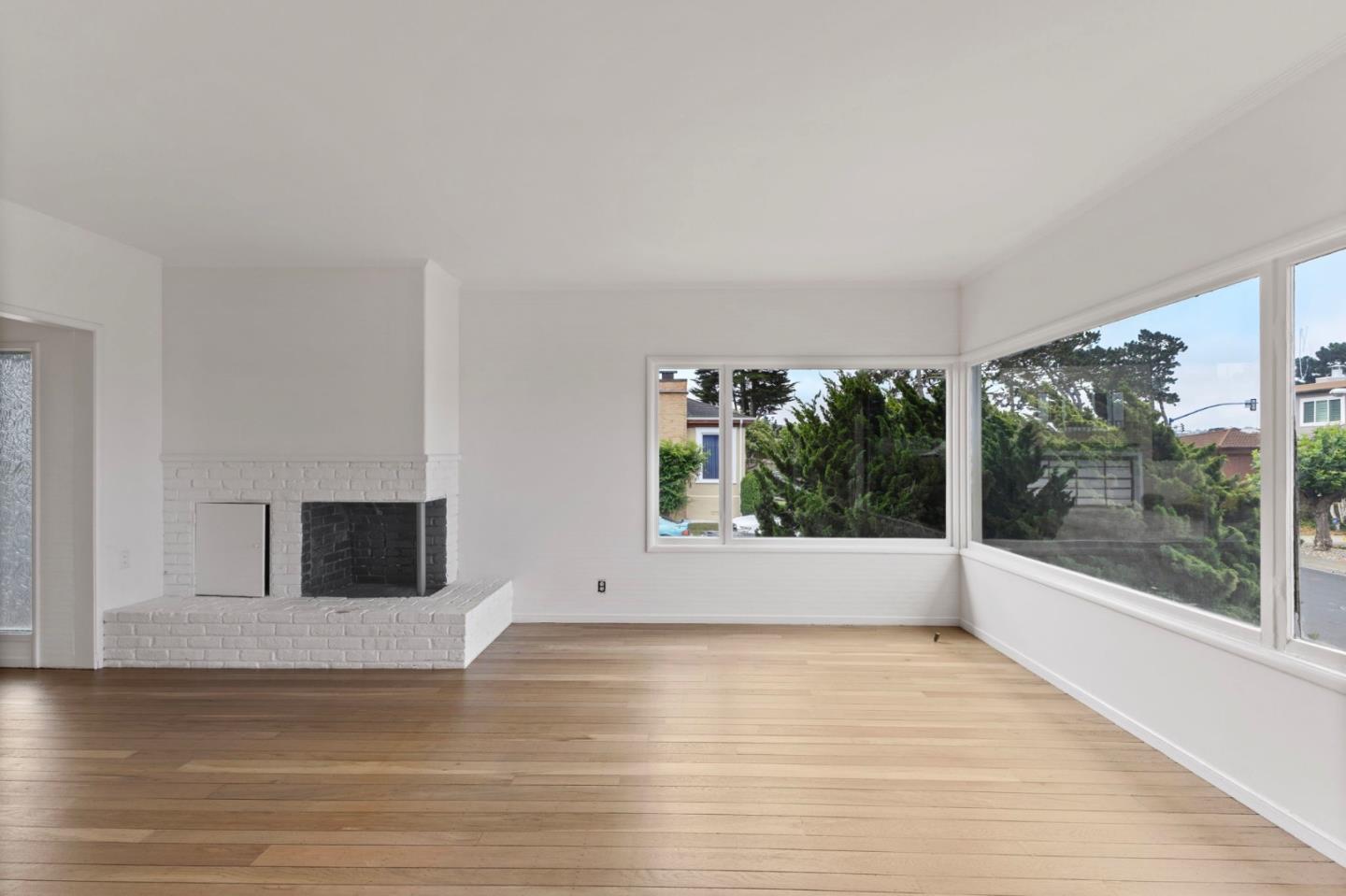 Detail Gallery Image 5 of 22 For 14 Wilshire Ct, Daly City,  CA 94015 - 3 Beds | 2/1 Baths