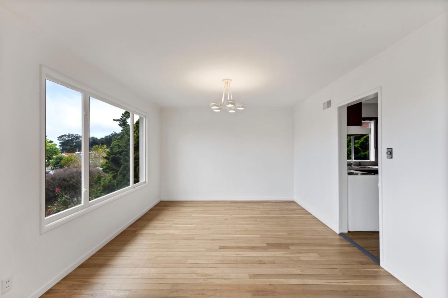 Detail Gallery Image 8 of 22 For 14 Wilshire Ct, Daly City,  CA 94015 - 3 Beds | 2/1 Baths