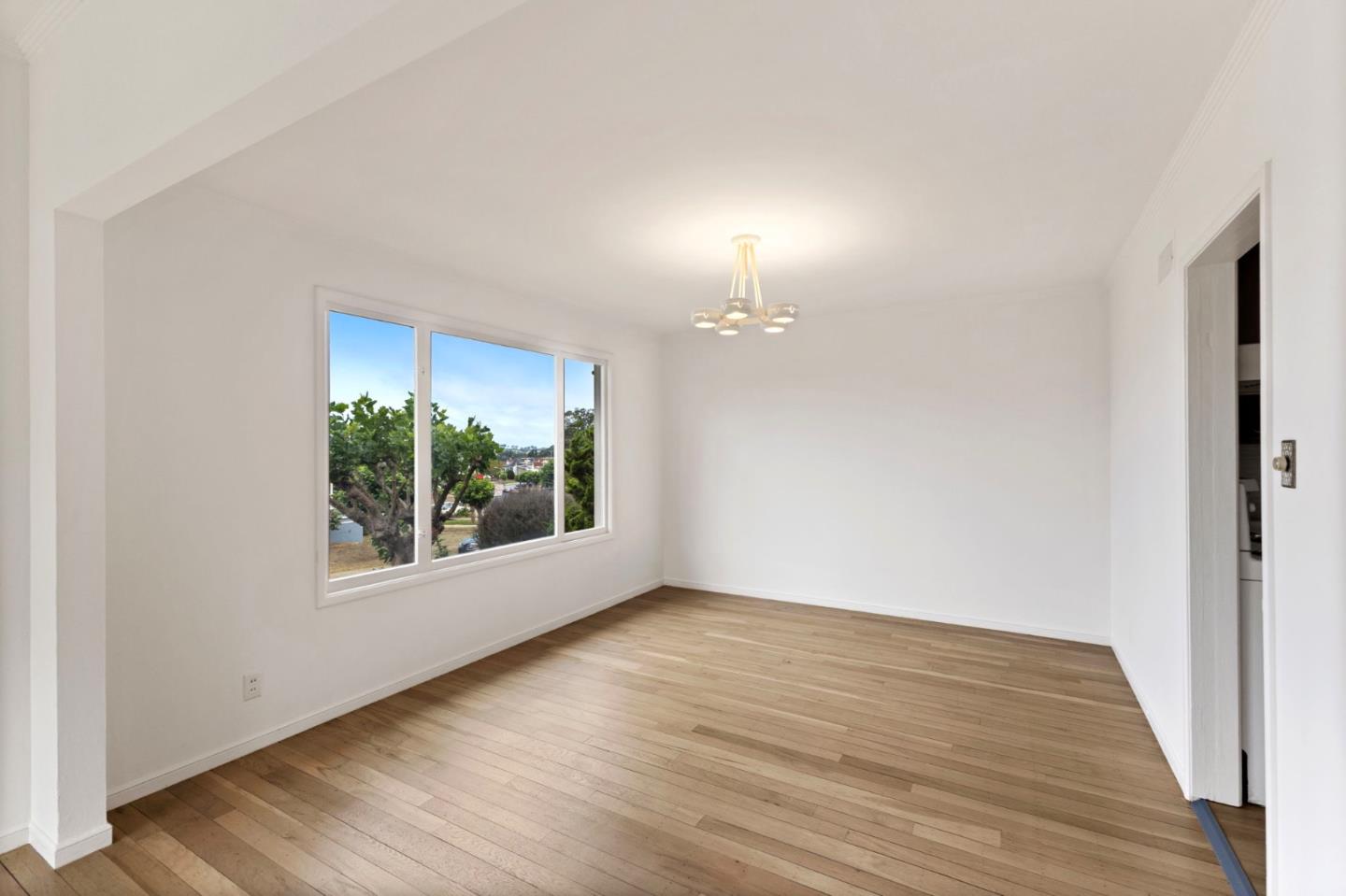 Detail Gallery Image 9 of 22 For 14 Wilshire Ct, Daly City,  CA 94015 - 3 Beds | 2/1 Baths