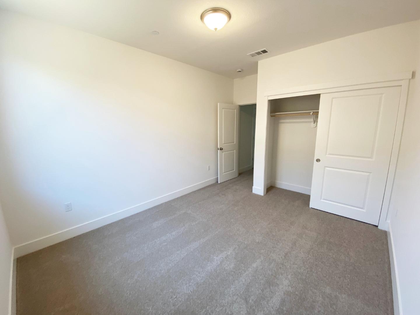 Detail Gallery Image 9 of 13 For 1269 Gypsum Dr #2-18,  Los Banos,  CA 93635 - 4 Beds | 2 Baths